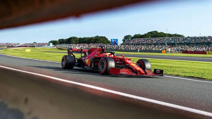 "Всякие новинки выбросим в мусор": в Ferrari рассказали об ограничениях бюджета