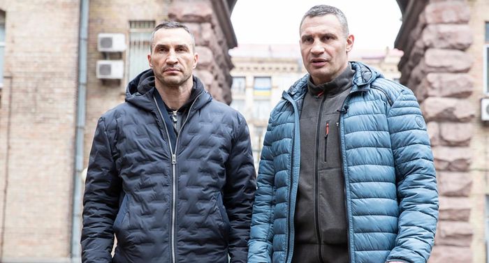 "Це як забивати айфоном цвяхи": Віталій Кличко – про Володимира на блокпості