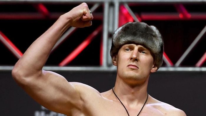 Британець ефектно знищив росіянина у першому раунді на UFC Fight Night 204