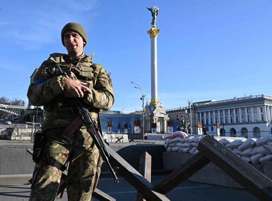 "Пули вместо яиц": Стаховский, с оружием защищающий Украину, оригинально поздравил католиков с Пасхой