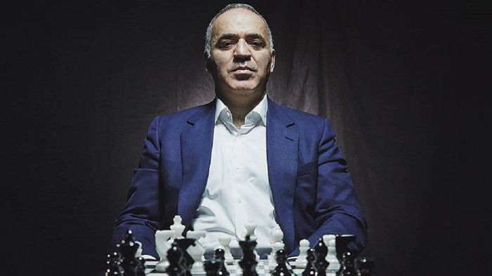 Каспаров собрался защищать "русский мир" в Крыму и поощрять украинцев к русскому языку