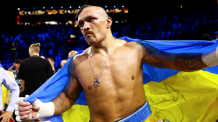 Усик в Соединенных Штатах получил уникальный пояс WBC