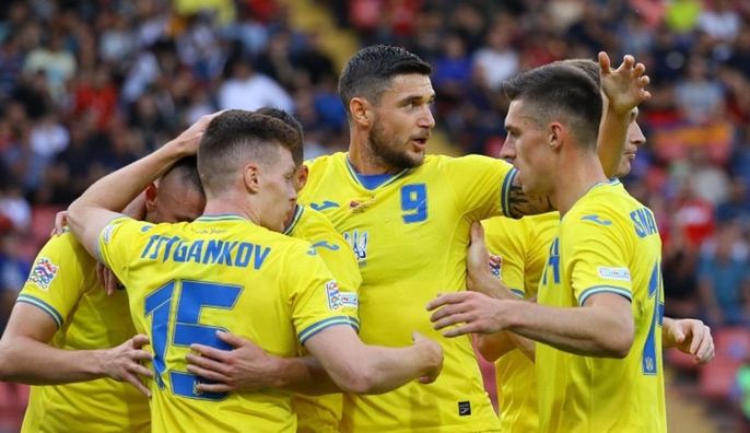 Сборная Украины по футболу поедет на следующий сбор с новым тренером, – Бурбас