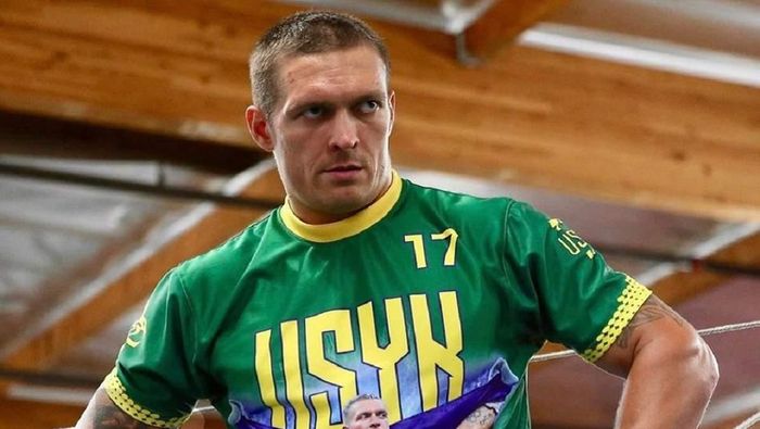 Усик повертається у футбол – боксер допоможе лідеру Першої ліги