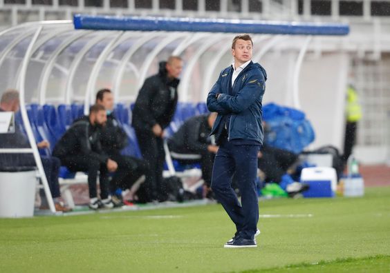 Тренерському штабу молодіжної збірної України з футболу вдвічі скоротили зарплату