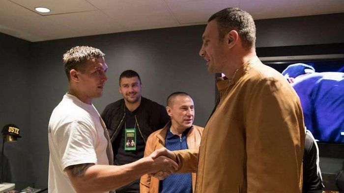"Я спілкуюся з обома братами": Усик розповів про стосунки з Кличками