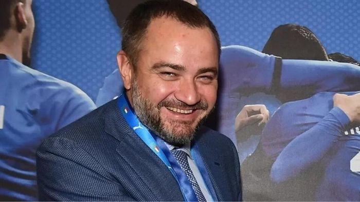 Павелко нанимал охранников для себя и жены за счет УАФ – журналист разоблачил схему