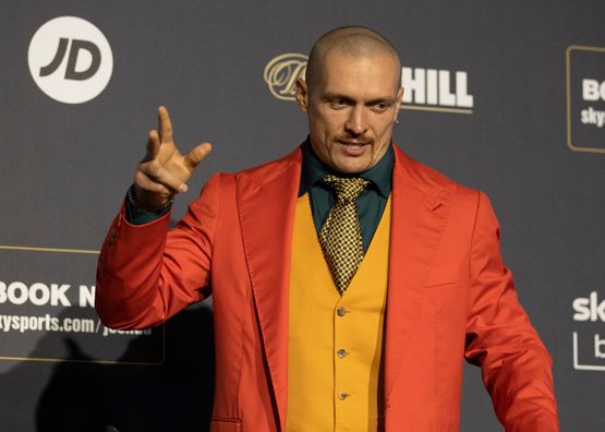 Промоутер Усика анонсував зміну професії боксера: ведучий шоу або актор 