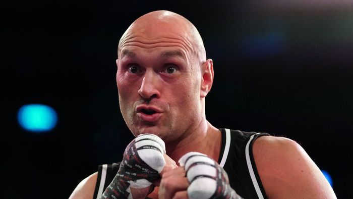 Ф'юрі розпочав перемовини з екс-зіркою UFC незадовго до бою з Усиком