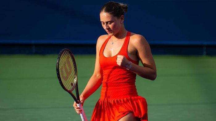 Костюк посвятила дебютный титул WTA украинским защитникам и не пожала руку россияне – трогательное видео