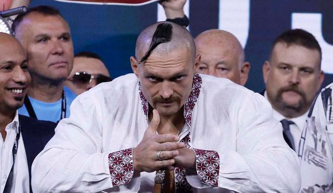 Усик в Саудовской Аравии мог заработать за бой с Фьюри втрое больше, чем в Англии – сумасшедшая сумма