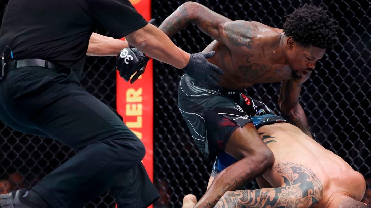 Холланд против Понзининибио / Фото UFC