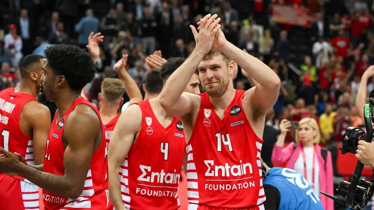 Гравці Олімпіакосу / фото EuroLeague Гравці Олімпіакосу / фото EuroLeague