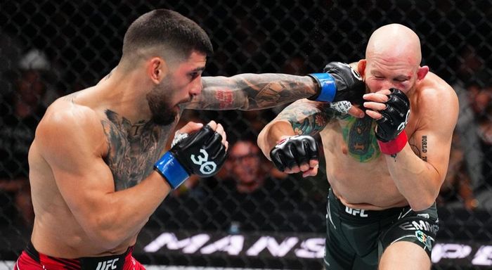 Топурия превратил лицо соперника в кровавое месиво в главном бою шоу UFC – жуткое видео