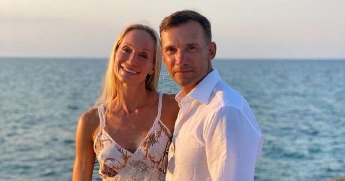 Шевченко зворушливо звернувся до дружини та показав спільне фото