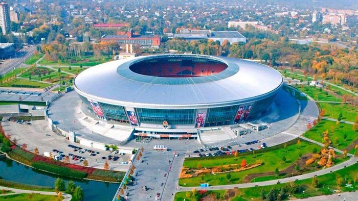 "Без слез трудно смотреть": появились свежие кадры Донбасс Арены в оккупации – видео