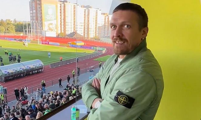 Усик вручил Бойко символический подарок после победы над Динамо