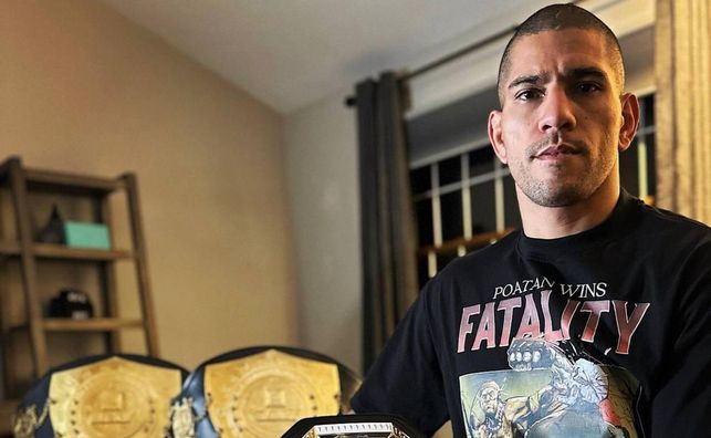 Перейра жорстко нокаутував Прохазку на UFC 295 – відео побиття