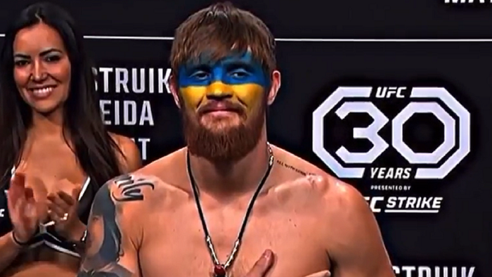 Потерю буртально забил до нокаута дебютант UFC