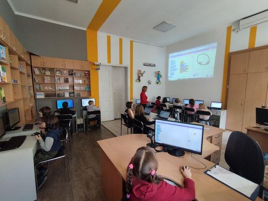 Уже 546 детей бесплатно учатся программированию на курсах Scratch от Favbet Foundation и Code Club Украина