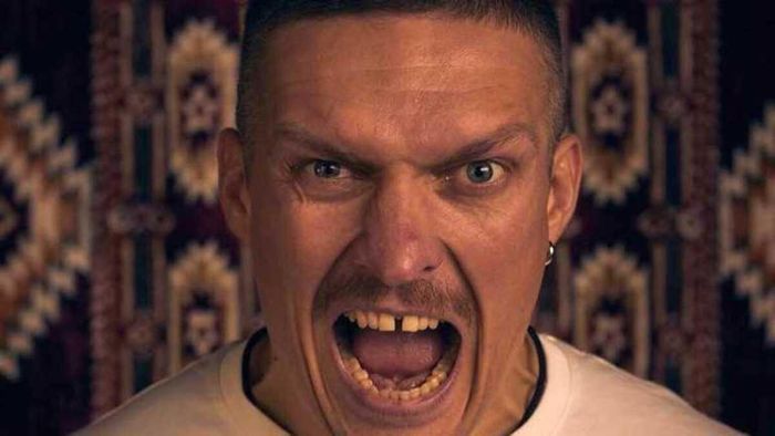 Организаторы боя Усик – Фьюри представили уникальный пояс
