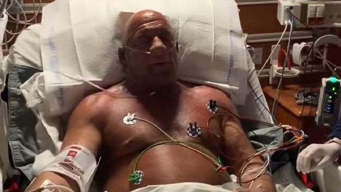 Легенда UFC, який врятував батьків з пожежі, отямився у лікарні