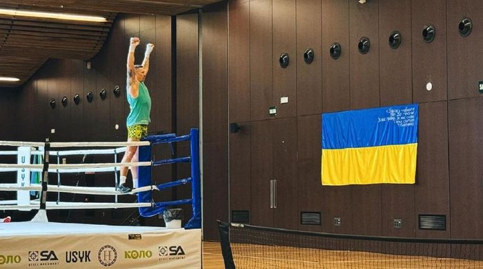 Усик відреагував на мішок компліментів від Белью, який вірить у перемогу українця над Ф'юрі