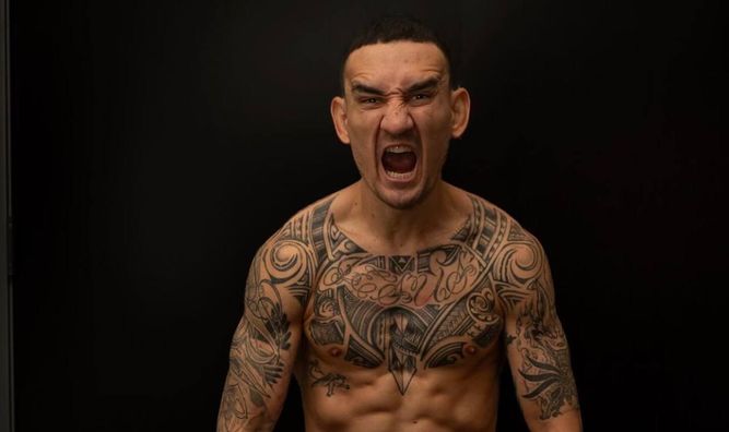 Холлоуей ефектно нокаутував Хейджі на останній секунді бою – UFC 300