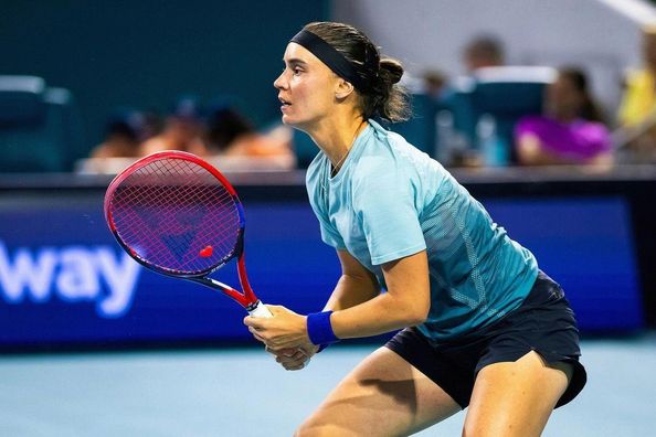 Калініна поступилась росіянці й вилетіла з турніру WTA 500 у Чарльстоні за крок до чвертьфіналу