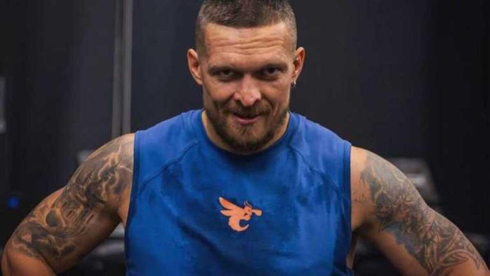 Промоутер Усика прокоментував поведінку батька Ф'юрі: "Відбулося занадто багато дивних речей, а це лише понеділок"