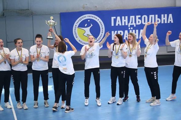 Чемпіонат України з гандболу серед жінок: достроковий 10-разовий чемпіон та повернення легендарного клубу