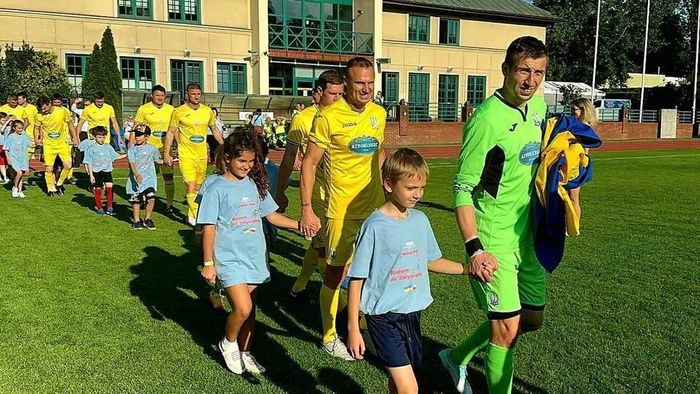Ветеранська збірна України з футболу розтрощила Польщу у благодійному матчі 