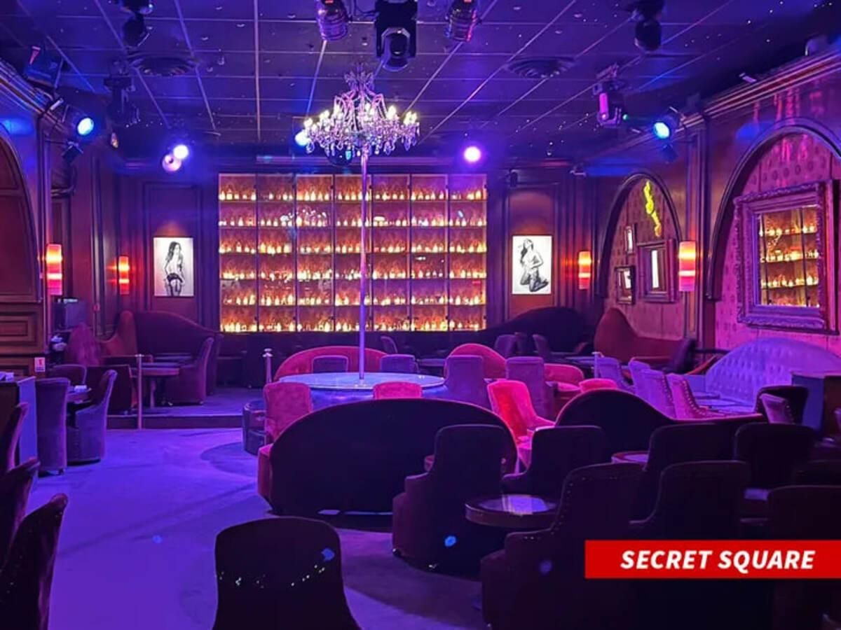 Фото Secret Square