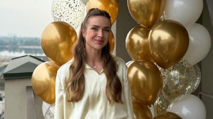Свитолина отметила свое 30-летие в обществе Шевченко, Жадана и Притулы – очаровательный образ именинницы
