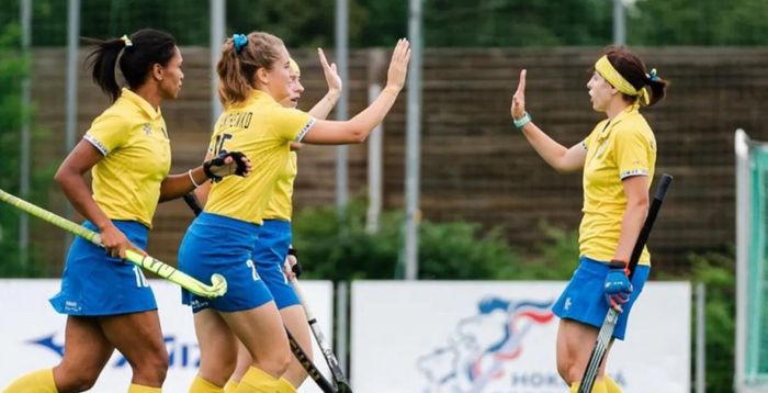 Скандал в українському спорті: збірні з хокею на траві дискваліфікували від усіх змагань через борги 