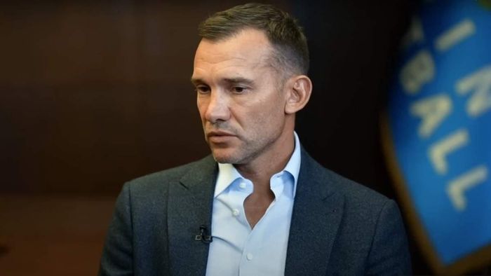 Президент Вереса озвучив претензії Шевченку: "Хто будує академії, поля?"