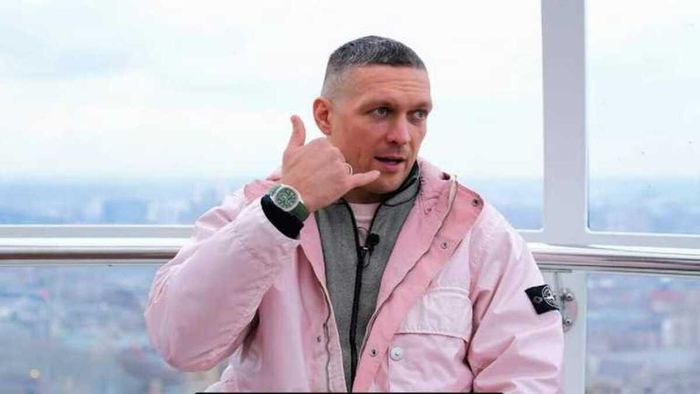 Усик через два тижні розпочне підготовку до наступного бою – назвав ім'я суперника
