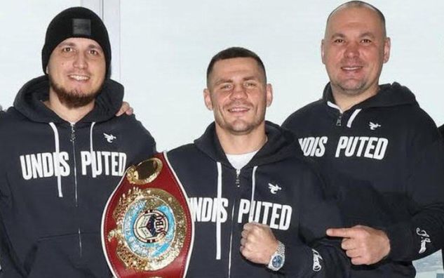 Тренер Берінчика назвав головну причину фіаско в чемпіонському бою з Девісом 