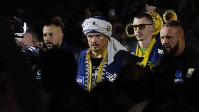 Усик поступово може втратити всі чемпіонські пояси – існує єдиний порятунок