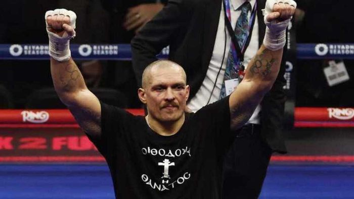 Легенда боксу розкрив місце Усика серед найкращих важковаговиків в історії: "Він завжди у формі"