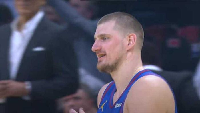 Баззер від Йокіча однією рукою зі своєї половини в кошик Михайлюка – серб вийшов на історичні цифри в НБА