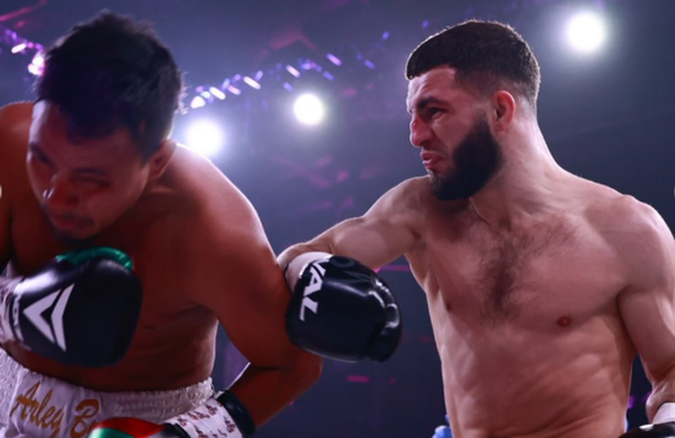 Український чемпіон світу з боксу розбив колумбійця нокаутом в другому раунді – відео