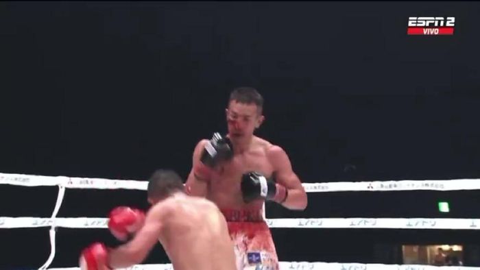 Непереможний чемпіон світу зазнав дебютної поразки у кривавій зарубі та втратив пояс – відео