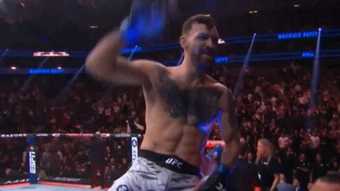 Нокаут року в UFC: Руффі фантастичним ударом вирубив Гріна у першому раунді
