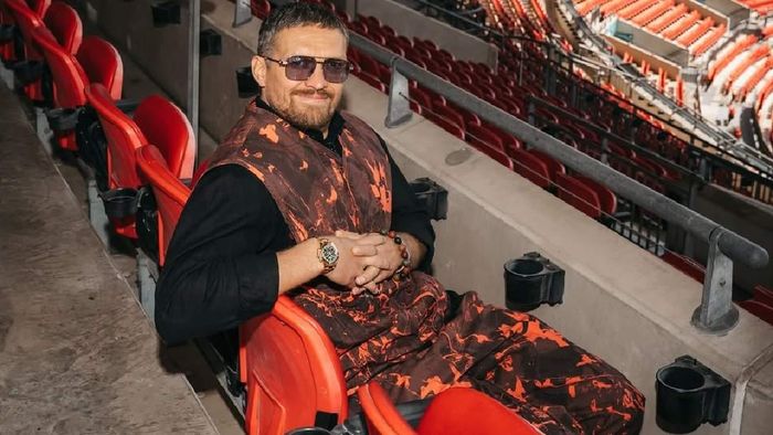 Известный тренер спрогнозировал ход боя Усик – Дюбуа: "Капитулирует во второй половине боя"