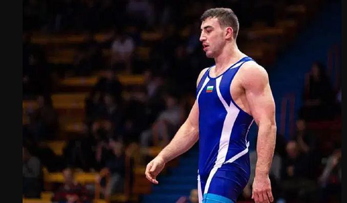 Екс-український борець Новіков продовжує хвилюватися за російського тренера і насипає компліментів новій збірній