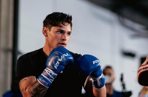 Поразка та нокдаун Гарсії у відеоогляді чемпіонського бою