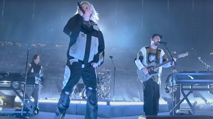Ван Бастен нагримав на Linkin Park за шоу рокерів перед фіналом ЛЧ – його підтримав зірковий колега