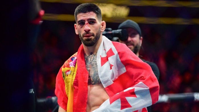 Нищівний нокаут Топурії у відеоогляді чемпіонського бою проти Олівейри