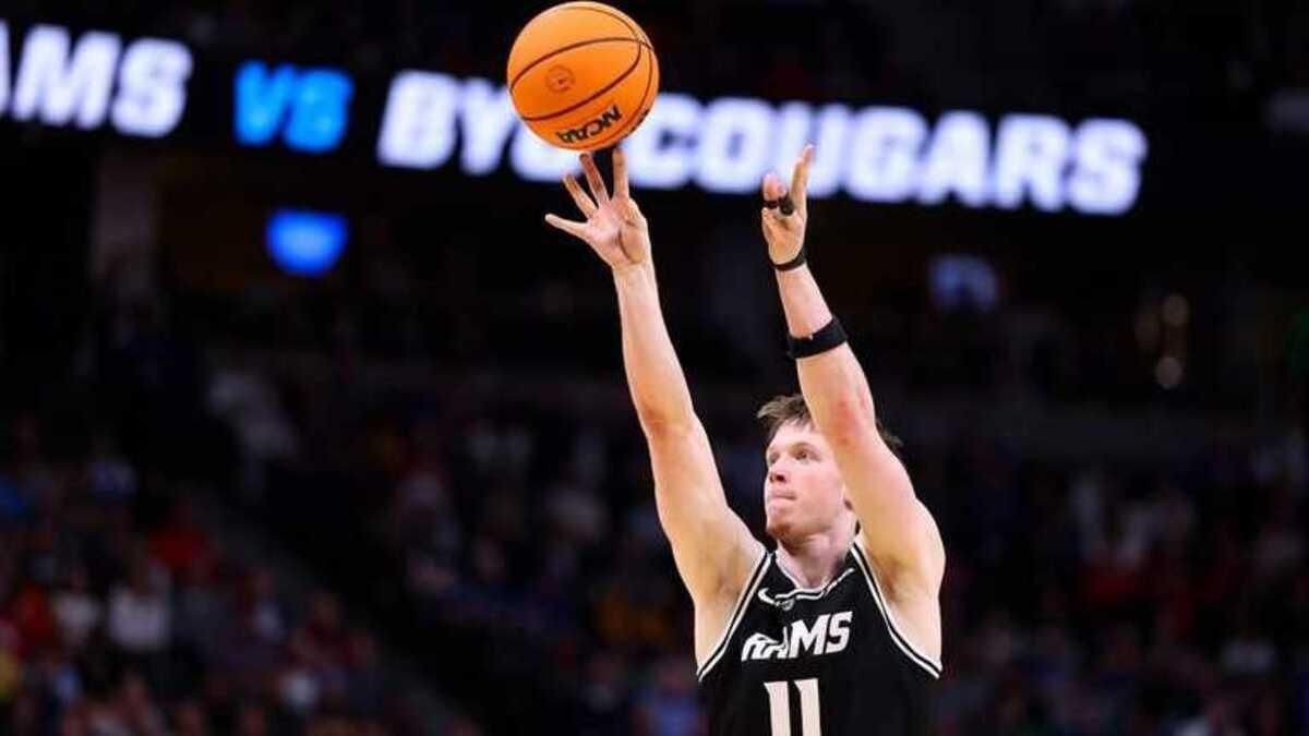 Максим Шульга / Фото Jamie Schwaberow/NCAA Photos via Getty Images